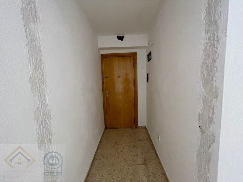 3 bedroom Apartment for sale in Benidorm with garage - € 179,000 (Ref: 9409884)