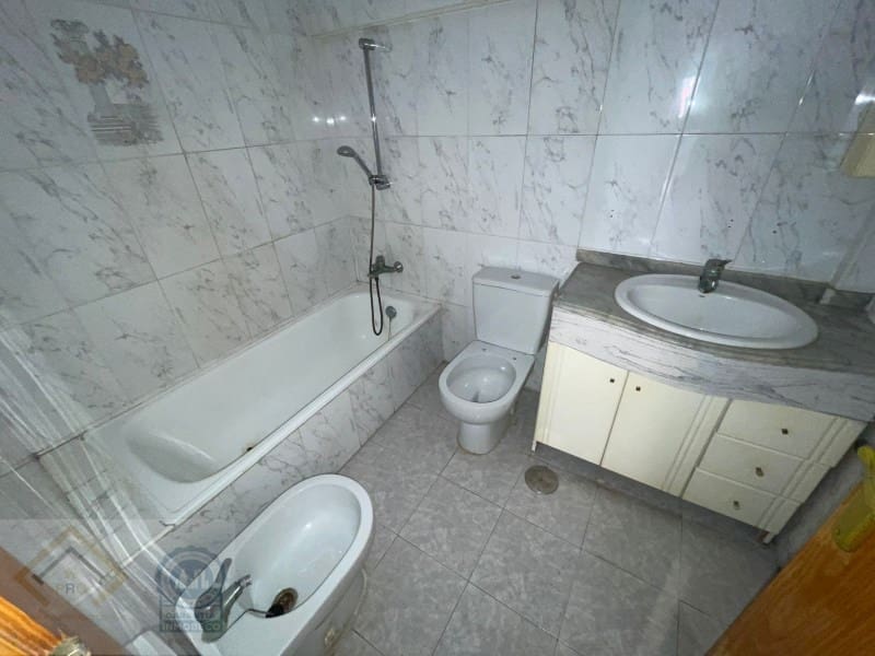 3 bedroom Apartment for sale in Benidorm with garage - € 179,000 (Ref: 9409884)