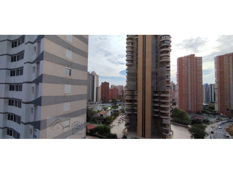 Piso de 3 habitaciones en Benidorm en venta con garaje - 325.000 € (Ref: 9409886)