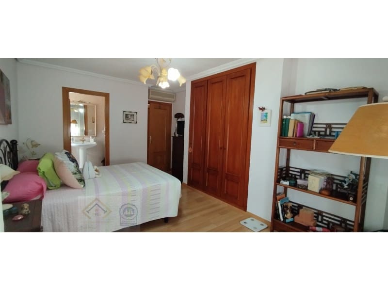 Piso de 3 habitaciones en Benidorm en venta con garaje - 325.000 € (Ref: 9409886)