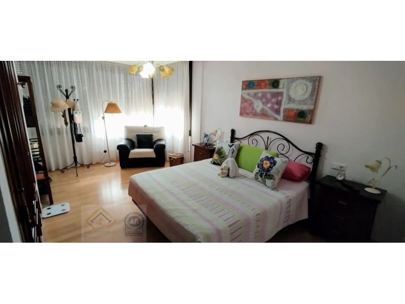 Piso de 3 habitaciones en Benidorm en venta con garaje - 325.000 € (Ref: 9409886)