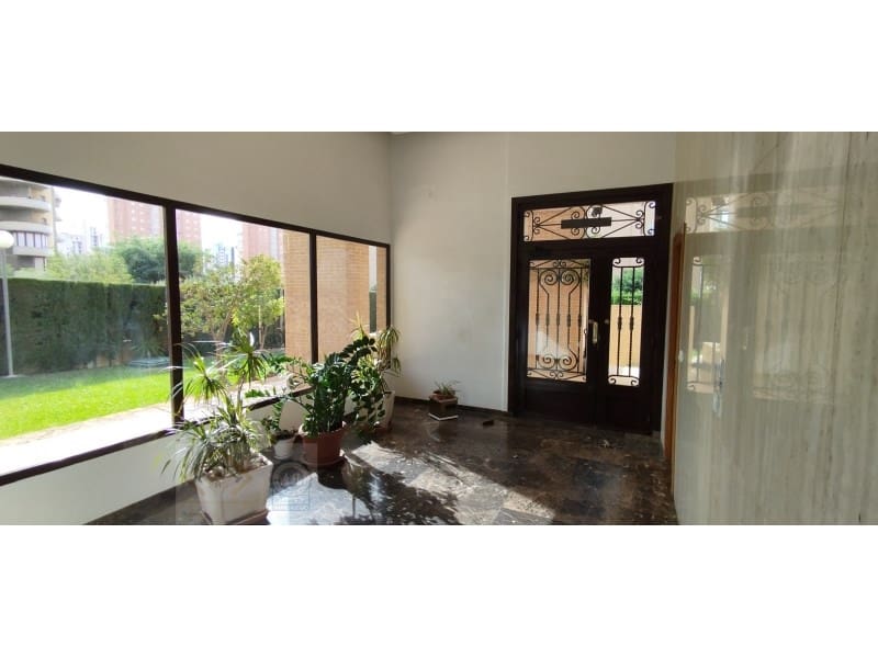 Piso de 3 habitaciones en Benidorm en venta con garaje - 325.000 € (Ref: 9409886)