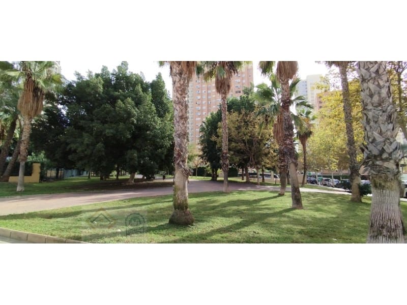 Piso de 3 habitaciones en Benidorm en venta con garaje - 325.000 € (Ref: 9409886)