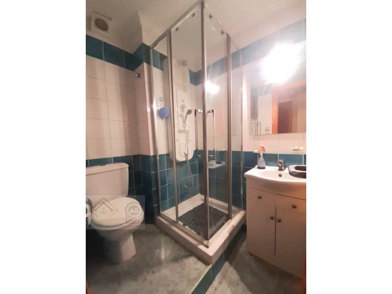 2 makuuhuone Huoneisto myytävänä paikassa Benidorm mukana uima-altaan 
autotalli - 179 000 € (Ref: 9409890)