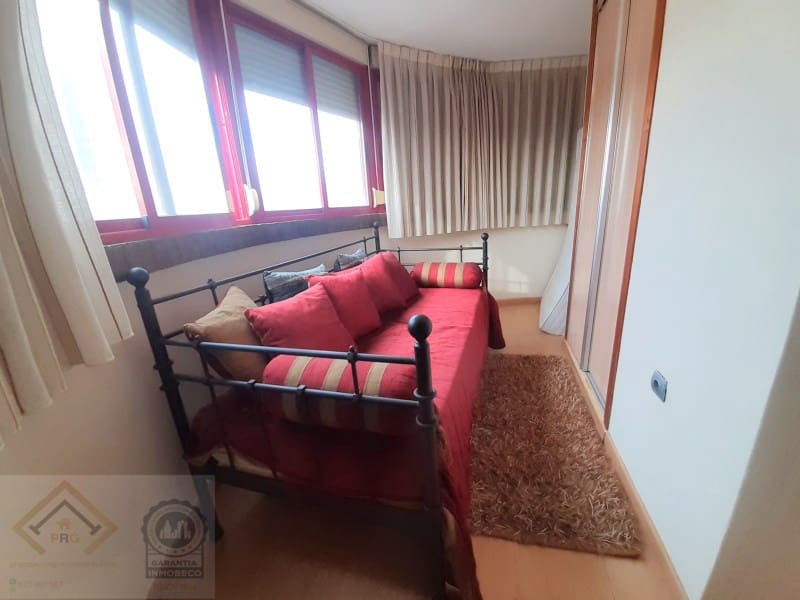 2 makuuhuone Huoneisto myytävänä paikassa Benidorm mukana uima-altaan 
autotalli - 179 000 € (Ref: 9409890)