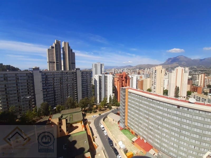 2 makuuhuone Huoneisto myytävänä paikassa Benidorm mukana uima-altaan 
autotalli - 179 000 € (Ref: 9409890)