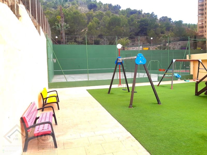 2 makuuhuone Huoneisto myytävänä paikassa Benidorm mukana uima-altaan 
autotalli - 179 000 € (Ref: 9409890)