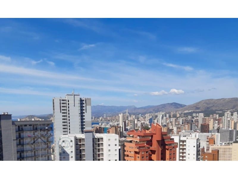 2 makuuhuone Huoneisto myytävänä paikassa Benidorm mukana uima-altaan 
autotalli - 179 000 € (Ref: 9409890)