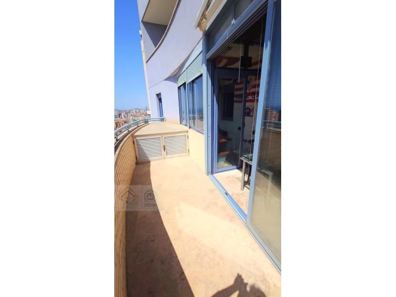 3 bedroom Flat for sale in Benidorm with pool garage - € 339,000 (Ref: 9409892)