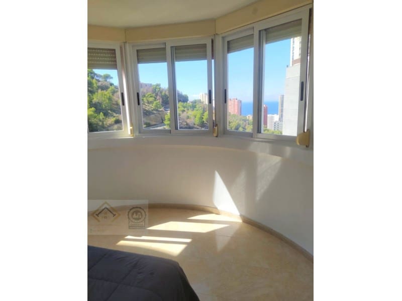 3 bedroom Flat for sale in Benidorm with pool garage - € 178,000 (Ref: 9409894)