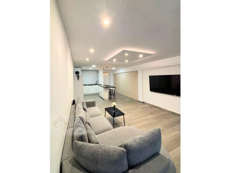 3 bedroom Flat for sale in Benidorm - € 230,000 (Ref: 9409895)