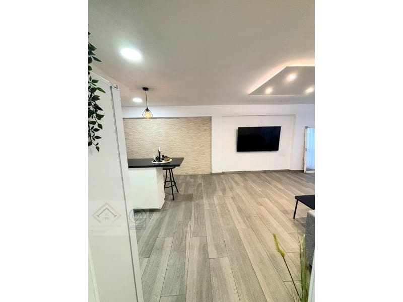 3 bedroom Flat for sale in Benidorm - € 230,000 (Ref: 9409895)