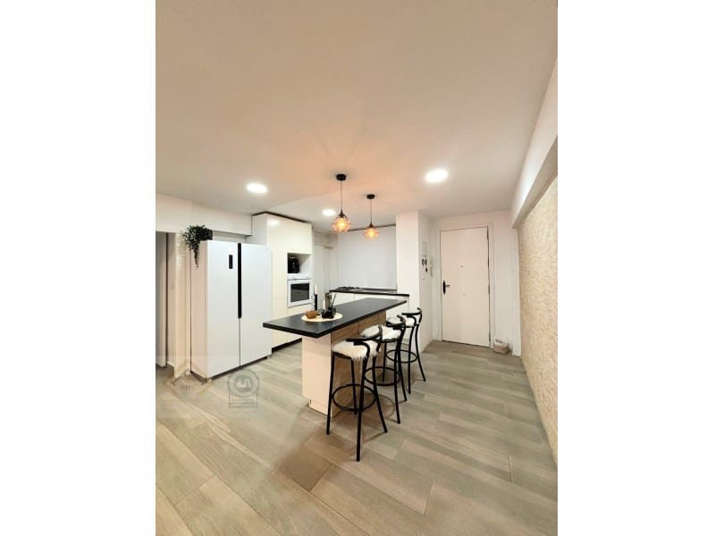 3 bedroom Flat for sale in Benidorm - € 230,000 (Ref: 9409895)