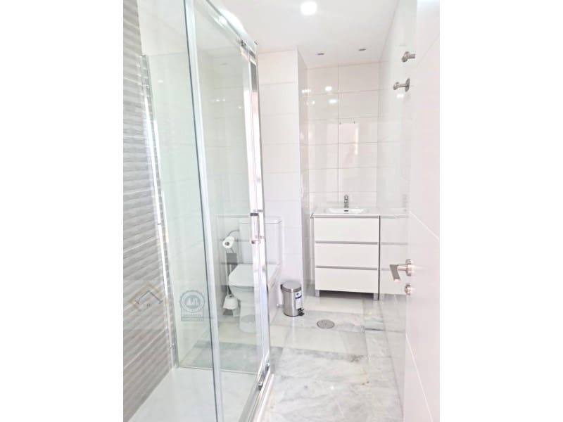 2 bedroom Apartment for sale in Benidorm with garage - € 268,000 (Ref: 9409897)