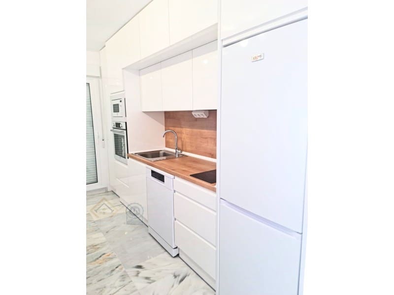 2 bedroom Apartment for sale in Benidorm with garage - € 268,000 (Ref: 9409897)