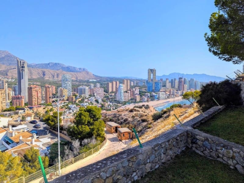 2 bedroom Apartment for sale in Benidorm with garage - € 268,000 (Ref: 9409897)