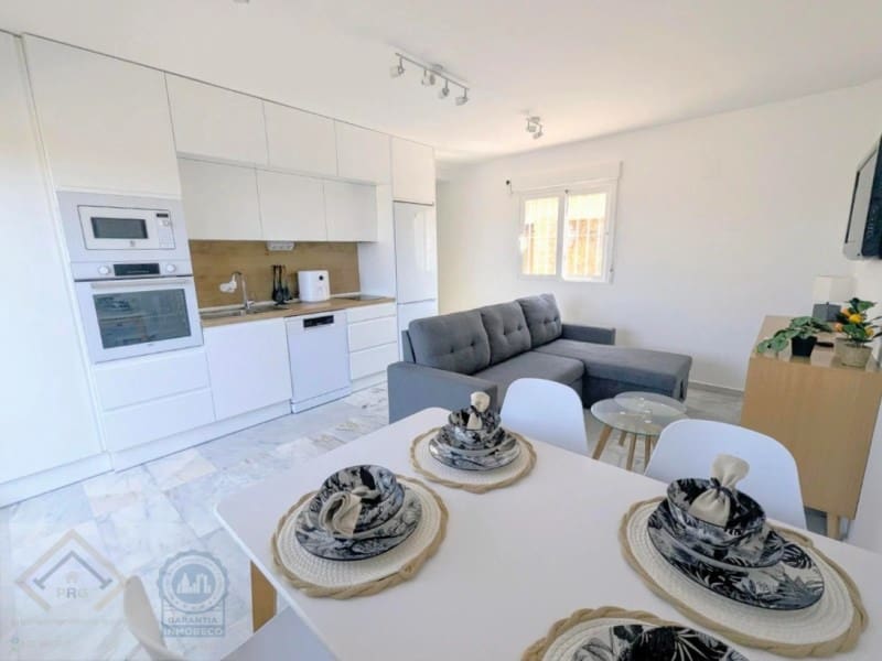 2 bedroom Apartment for sale in Benidorm with garage - € 268,000 (Ref: 9409897)