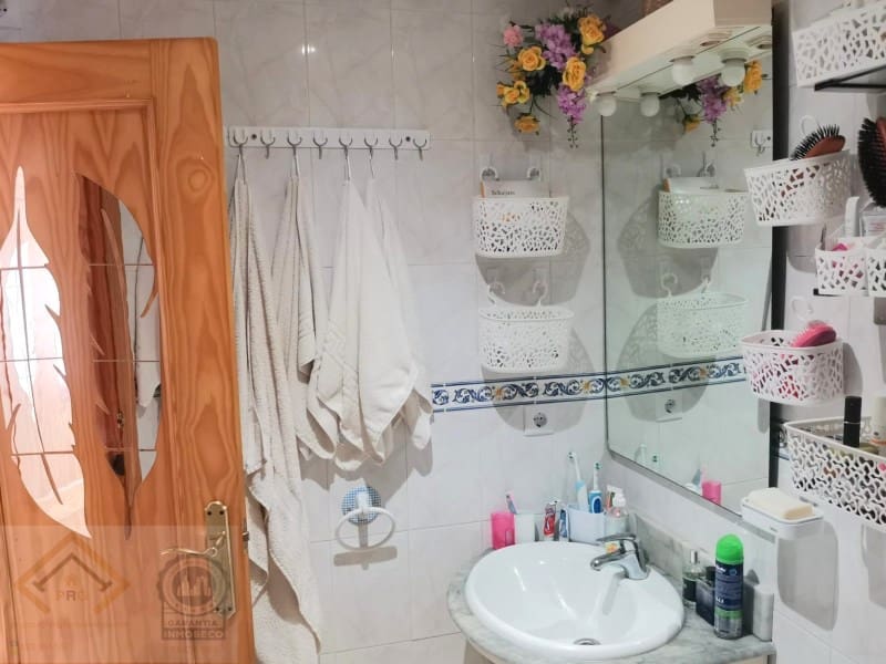 2 bedroom Apartment for sale in La Villajoyosa / Vila Joiosa with pool - € 186,000 (Ref: 9409898)