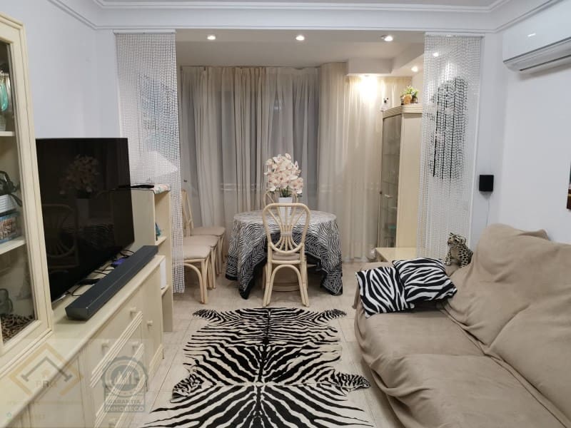 2 bedroom Apartment for sale in La Villajoyosa / Vila Joiosa with pool - € 186,000 (Ref: 9409898)