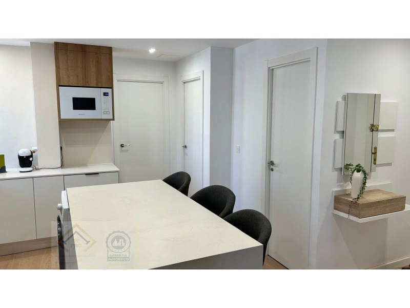 2 bedroom Flat for sale in Benidorm with garage - € 262,000 (Ref: 9409902)