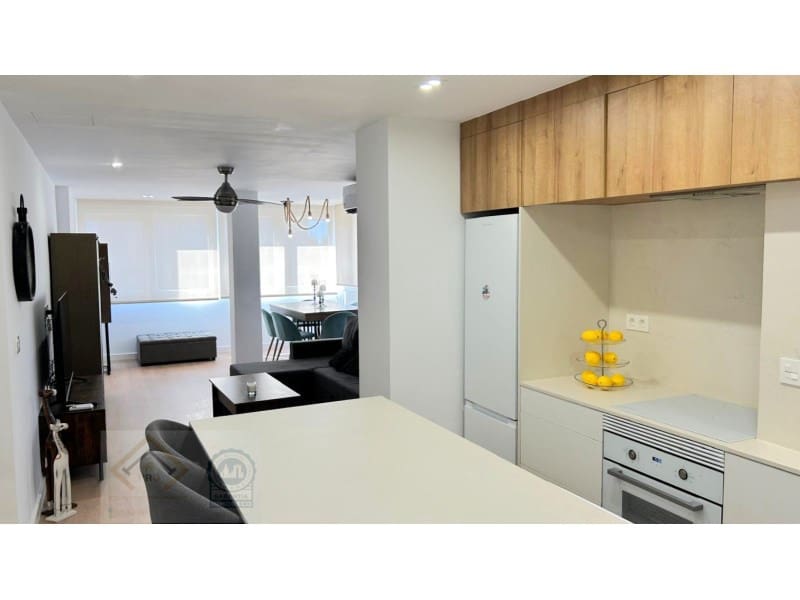 2 bedroom Flat for sale in Benidorm with garage - € 262,000 (Ref: 9409902)