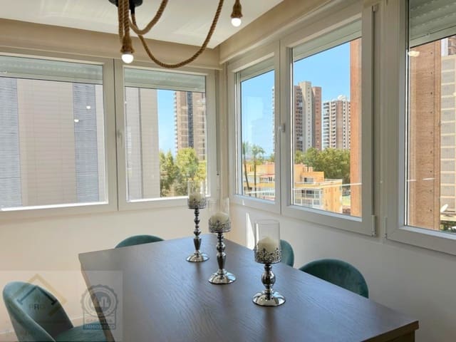 Piso de 2 habitaciones en Playa Levante, Benidorm en venta con garaje - 262.000 € (Ref: 9409902)