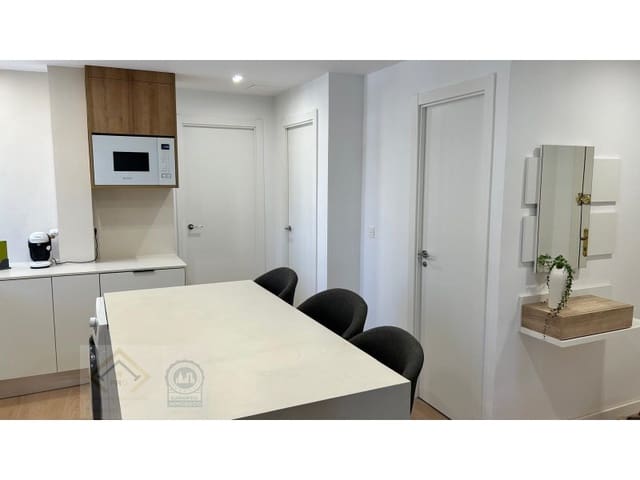 Piso de 2 habitaciones en Playa Levante, Benidorm en venta con garaje - 262.000 € (Ref: 9409902)