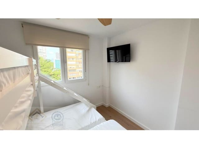 Piso de 2 habitaciones en Playa Levante, Benidorm en venta con garaje - 262.000 € (Ref: 9409902)