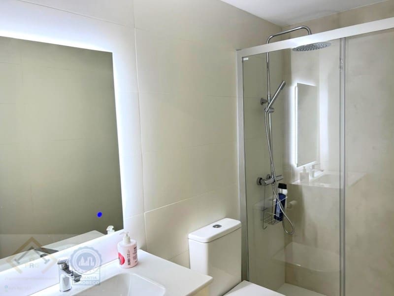 2 bedroom Flat for sale in Benidorm with garage - € 262,000 (Ref: 9409902)