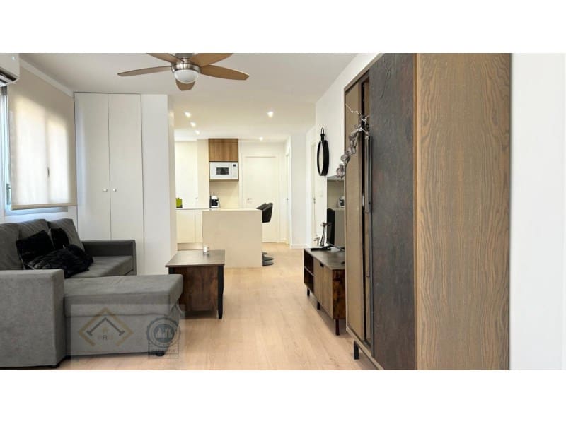 2 bedroom Flat for sale in Benidorm with garage - € 262,000 (Ref: 9409902)