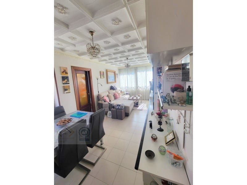 2 bedroom Apartment for sale in Benidorm with pool - € 237,000 (Ref: 9409906)