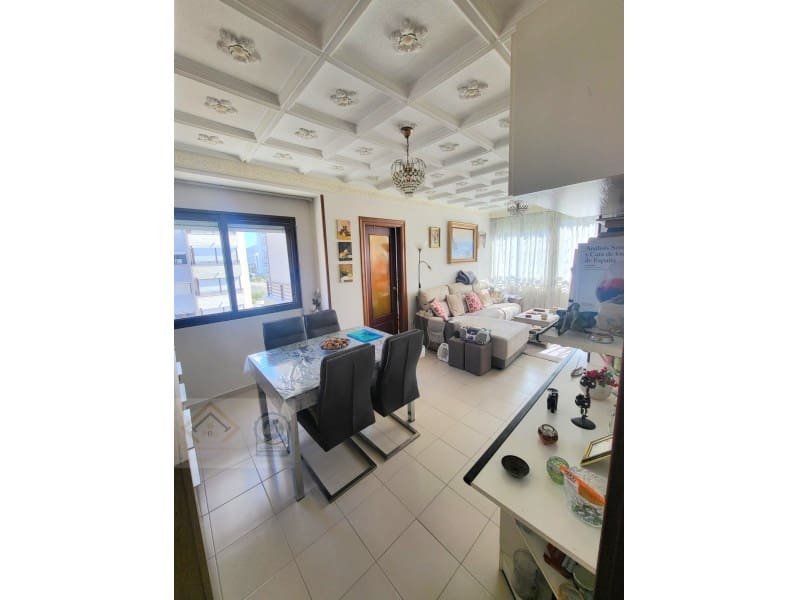 2 bedroom Apartment for sale in Benidorm with pool - € 237,000 (Ref: 9409906)