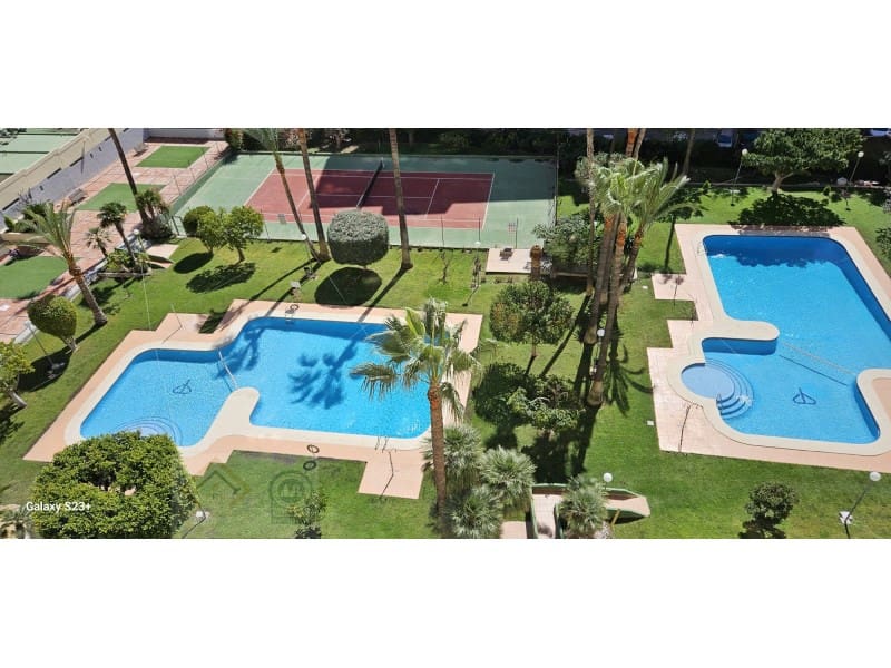 2 bedroom Apartment for sale in Benidorm with pool - € 237,000 (Ref: 9409906)