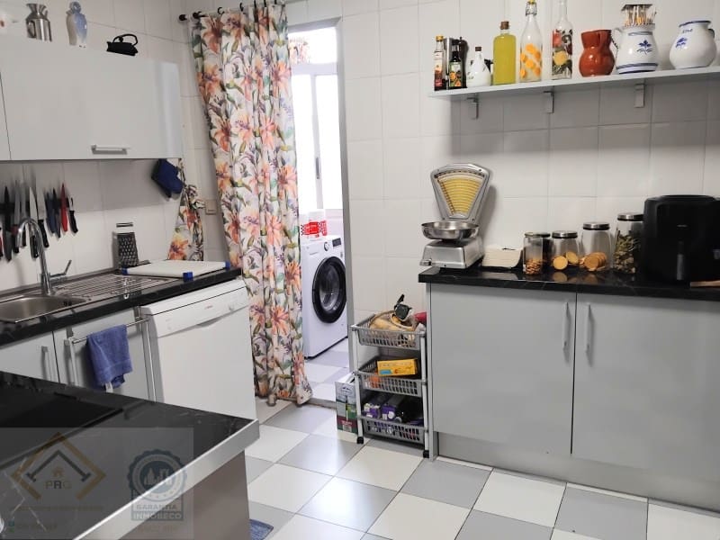 4 bedroom Flat for sale in Benidorm - € 295,000 (Ref: 9409908)