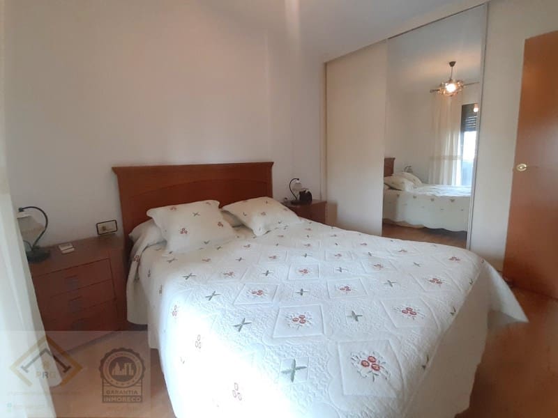 4 sypialnia Mieszkanie na sprzedaż w Benidorm z garażem - 384 000 € (Ref: 9409911)