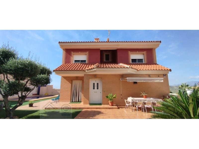 Chalet de 7 habitaciones en Finestrat en venta con garaje - 695.000 € (Ref: 9409920)