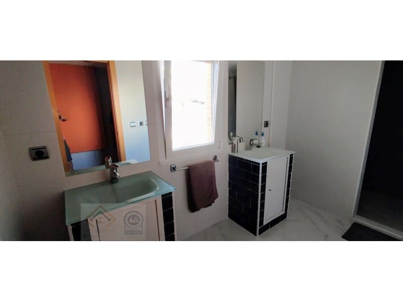 Chalet de 7 habitaciones en Finestrat en venta con garaje - 695.000 € (Ref: 9409920)