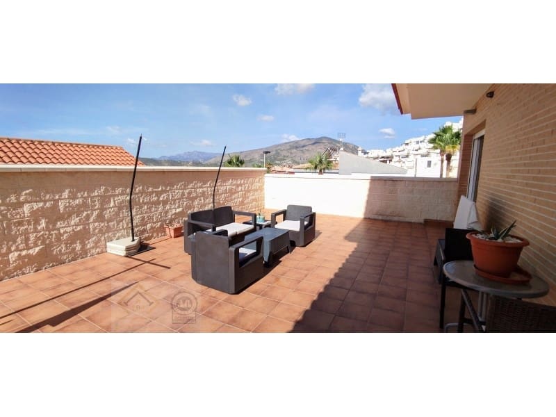 Chalet de 7 habitaciones en Finestrat en venta con garaje - 695.000 € (Ref: 9409920)