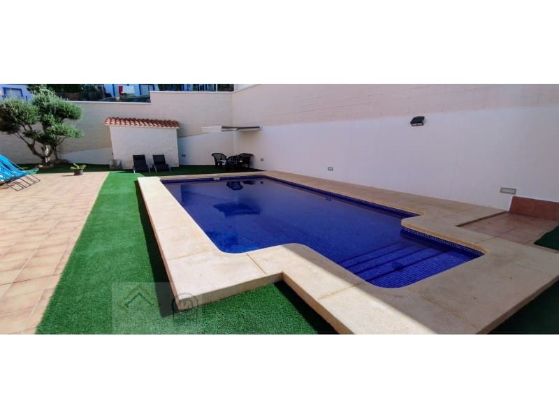 Chalet de 7 habitaciones en Finestrat en venta con garaje - 695.000 € (Ref: 9409920)