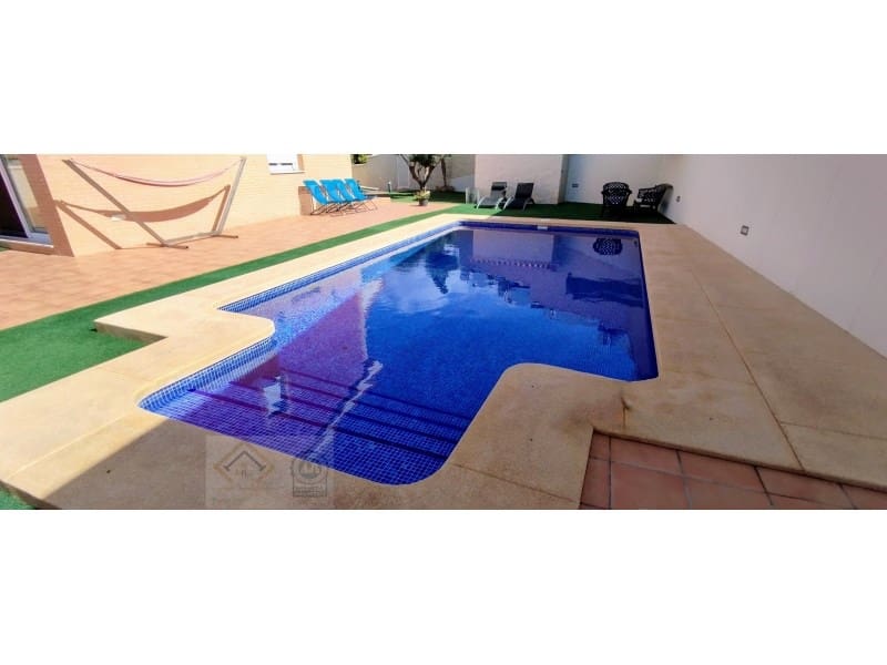 Chalet de 7 habitaciones en Finestrat en venta con garaje - 695.000 € (Ref: 9409920)