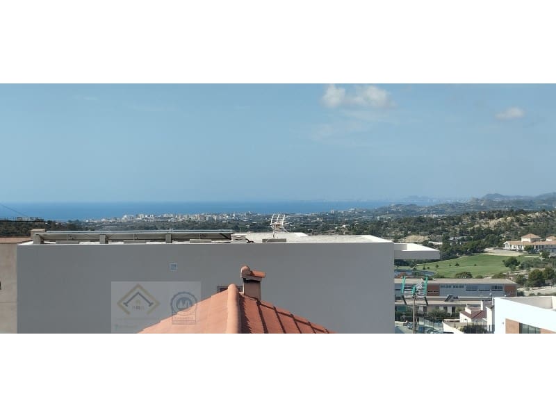 Chalet de 7 habitaciones en Finestrat en venta con garaje - 695.000 € (Ref: 9409920)