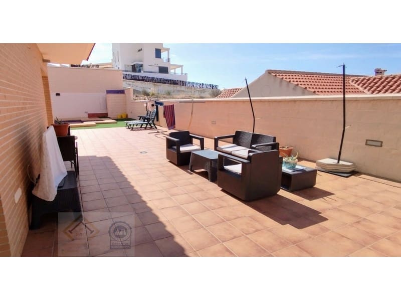 Chalet de 7 habitaciones en Finestrat en venta con garaje - 695.000 € (Ref: 9409920)