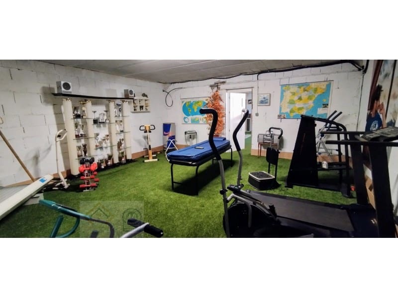 4 soveværelse Villa til salg i La Nucia med garage - € 450.000 (Ref: 9409921)