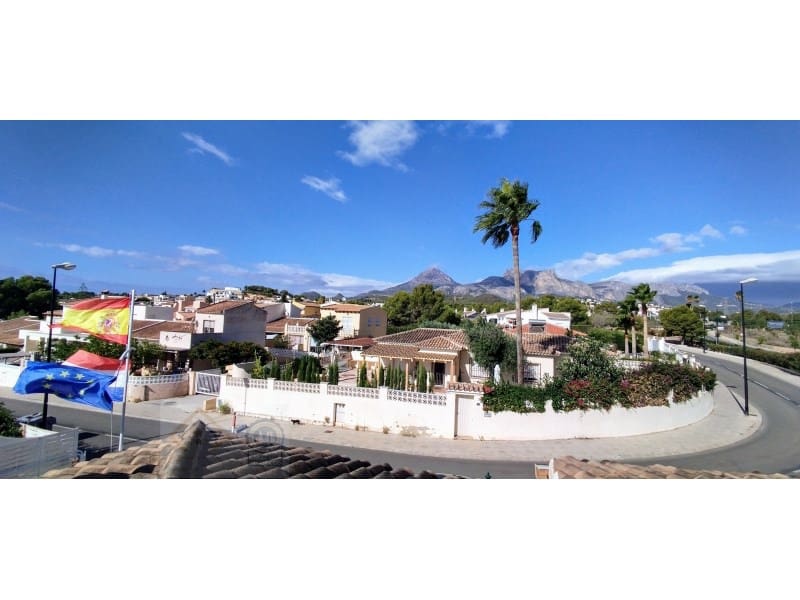 4 soveværelse Villa til salg i La Nucia med garage - € 450.000 (Ref: 9409921)