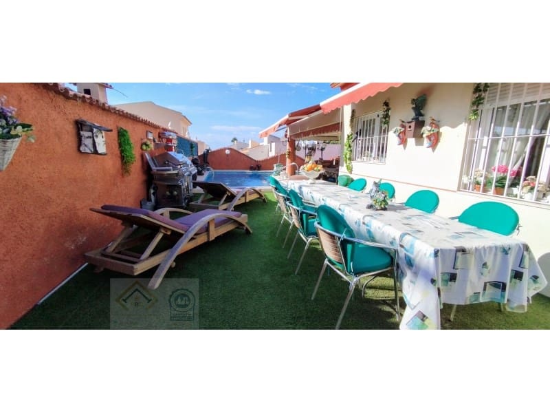 4 soveværelse Villa til salg i La Nucia med garage - € 450.000 (Ref: 9409921)