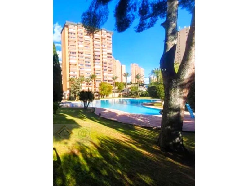 3 bedroom Flat for sale in Benidorm with pool garage - € 485,000 (Ref: 9468519)