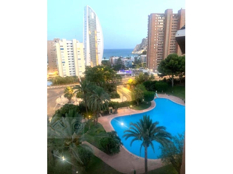3 bedroom Flat for sale in Benidorm with pool garage - € 485,000 (Ref: 9468519)