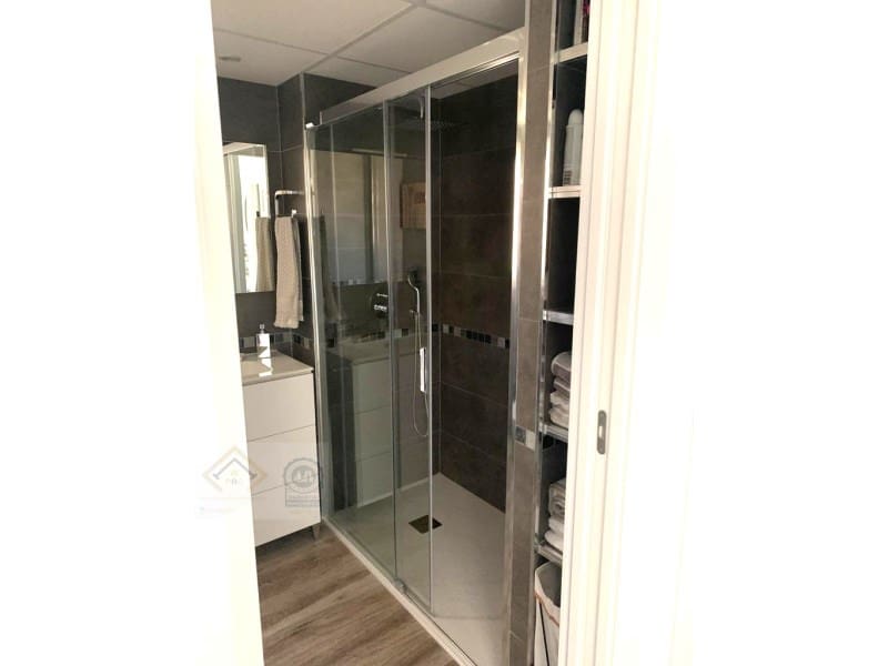 3 bedroom Flat for sale in Benidorm with pool garage - € 485,000 (Ref: 9468519)