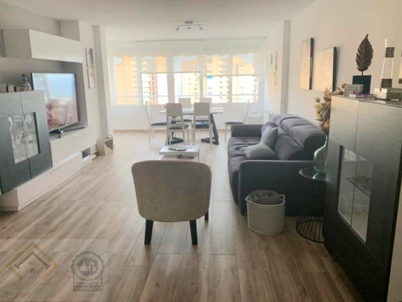 3 bedroom Flat for sale in Benidorm with pool garage - € 485,000 (Ref: 9468519)