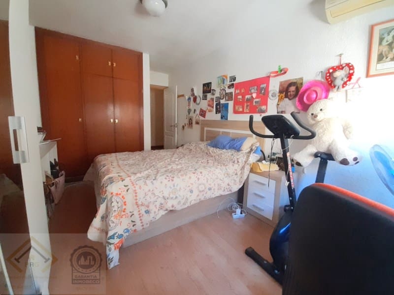3 bedroom Flat for sale in Benidorm - € 250,000 (Ref: 9470418)